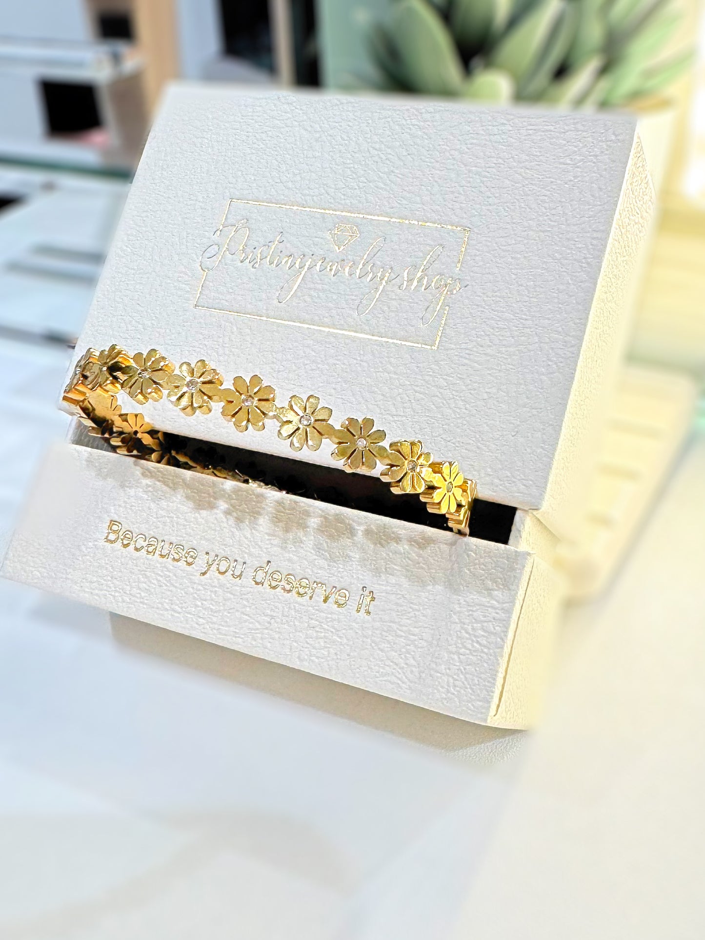 Gold Daisy Flowers Bangle