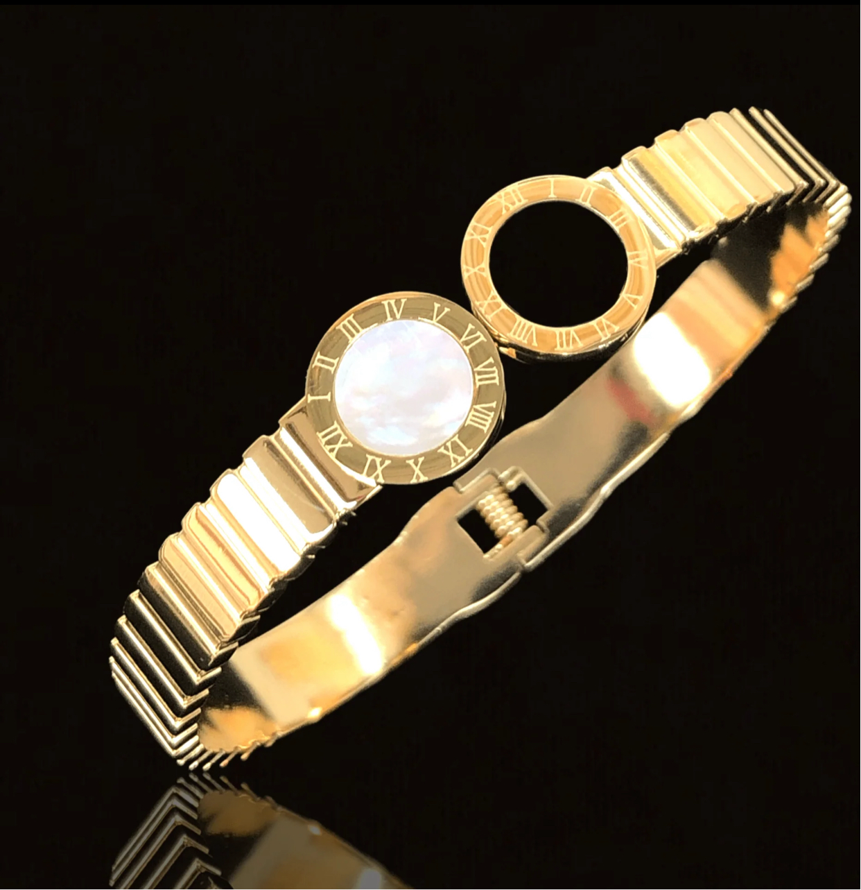 Elegant Roman Style Bangle