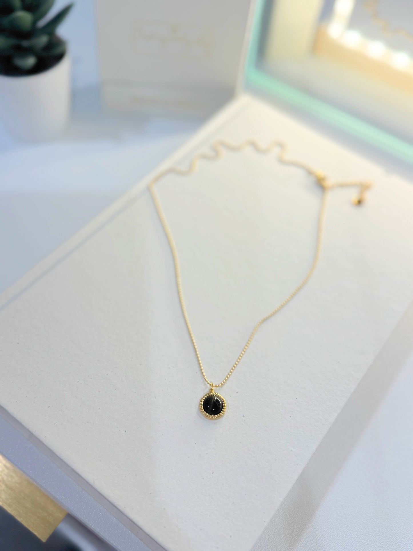 Cat Eye Pendant Necklace