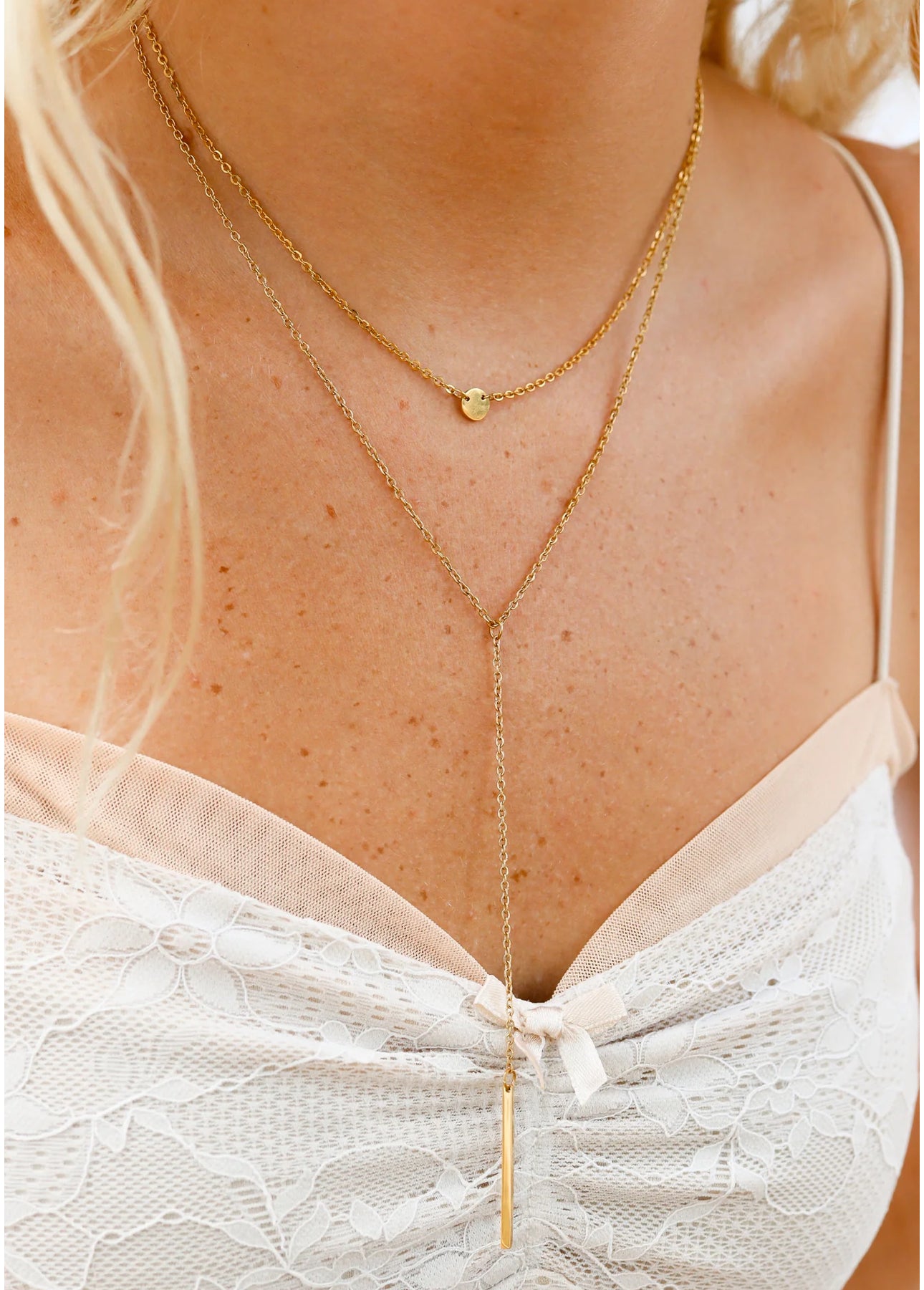 Circle and satellite layered chain necklace