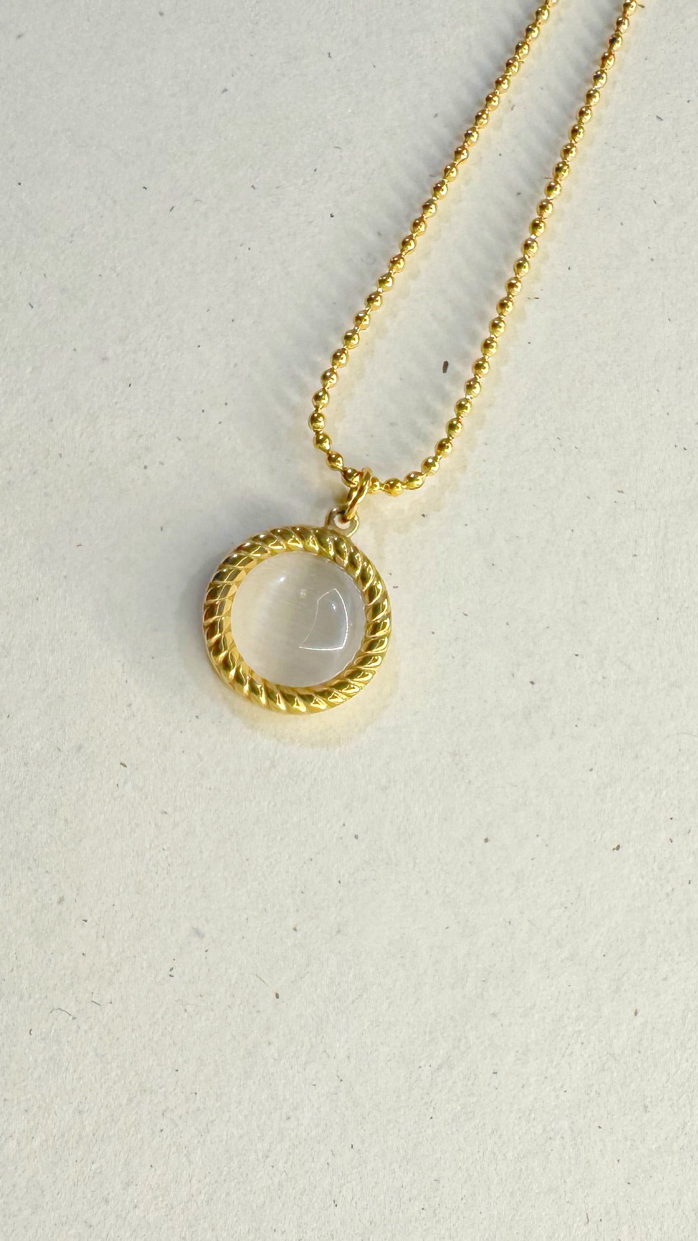 Cat Eye Pendant Necklace