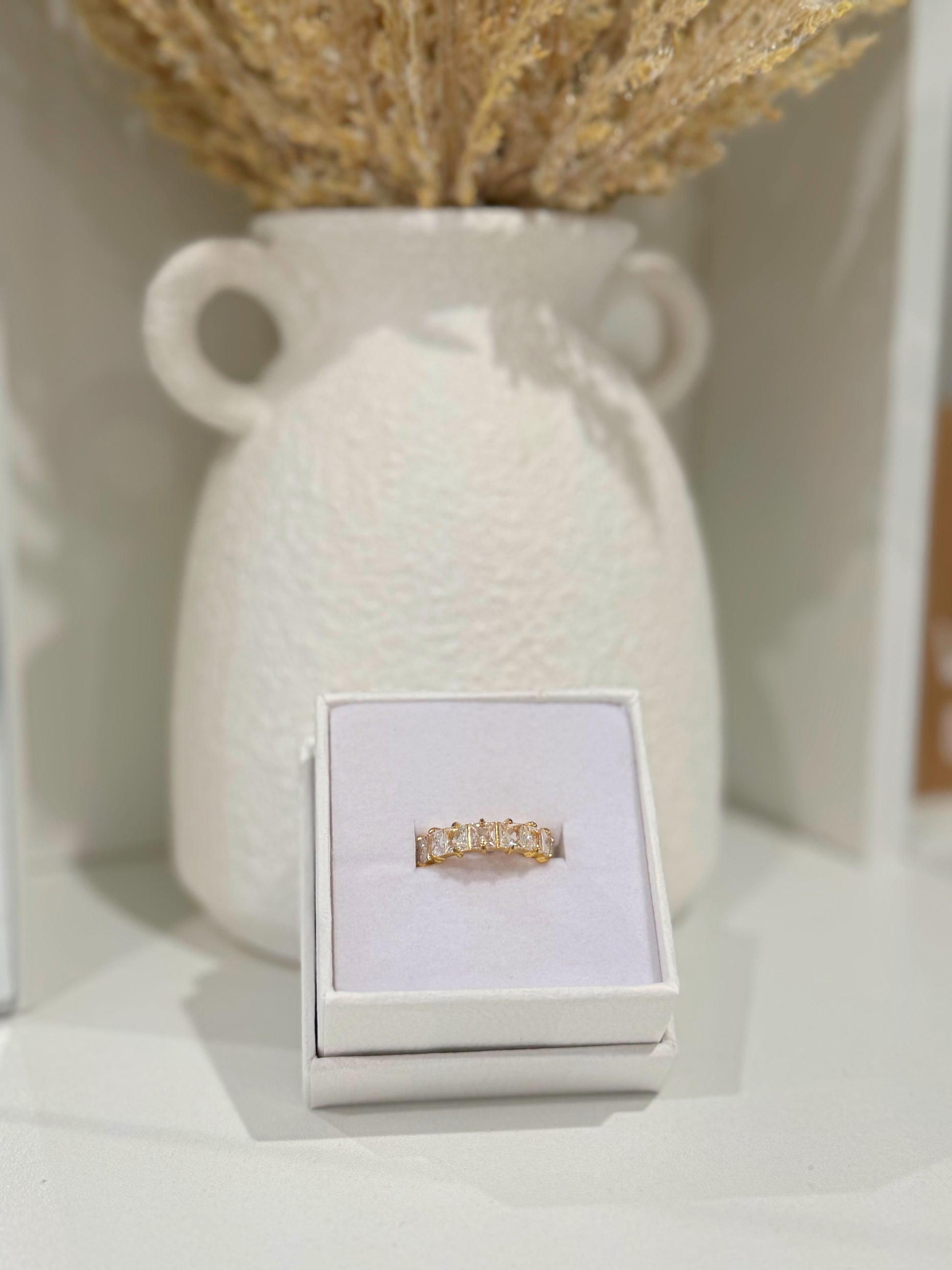 💎 Product Type & Style
	•	eternity ring
	•	gold eternity band
	•	cubic zirconia ring
	•	CZ eternity ring
	•	square stone ring
	•	baguette CZ ring
	•	statement ring
	•	gold stacking ring
	•	bold eternity ring
	•	gold wedding band alternative

⚙️ Material & Quality
	•	18k gold plated ring
	•	gold stainless steel ring
	•	waterproof gold ring
	•	tarnish-resistant ring
	•	hypoallergenic jewelry
	•	non-tarnish ring
	•	waterproof jewelry
	•	everyday wear ring
	•	luxury look affordable price
	•	nickel-free ring


